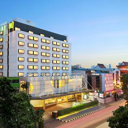 Ibis Styles Jakarta Gajah Mada Экстерьер фото