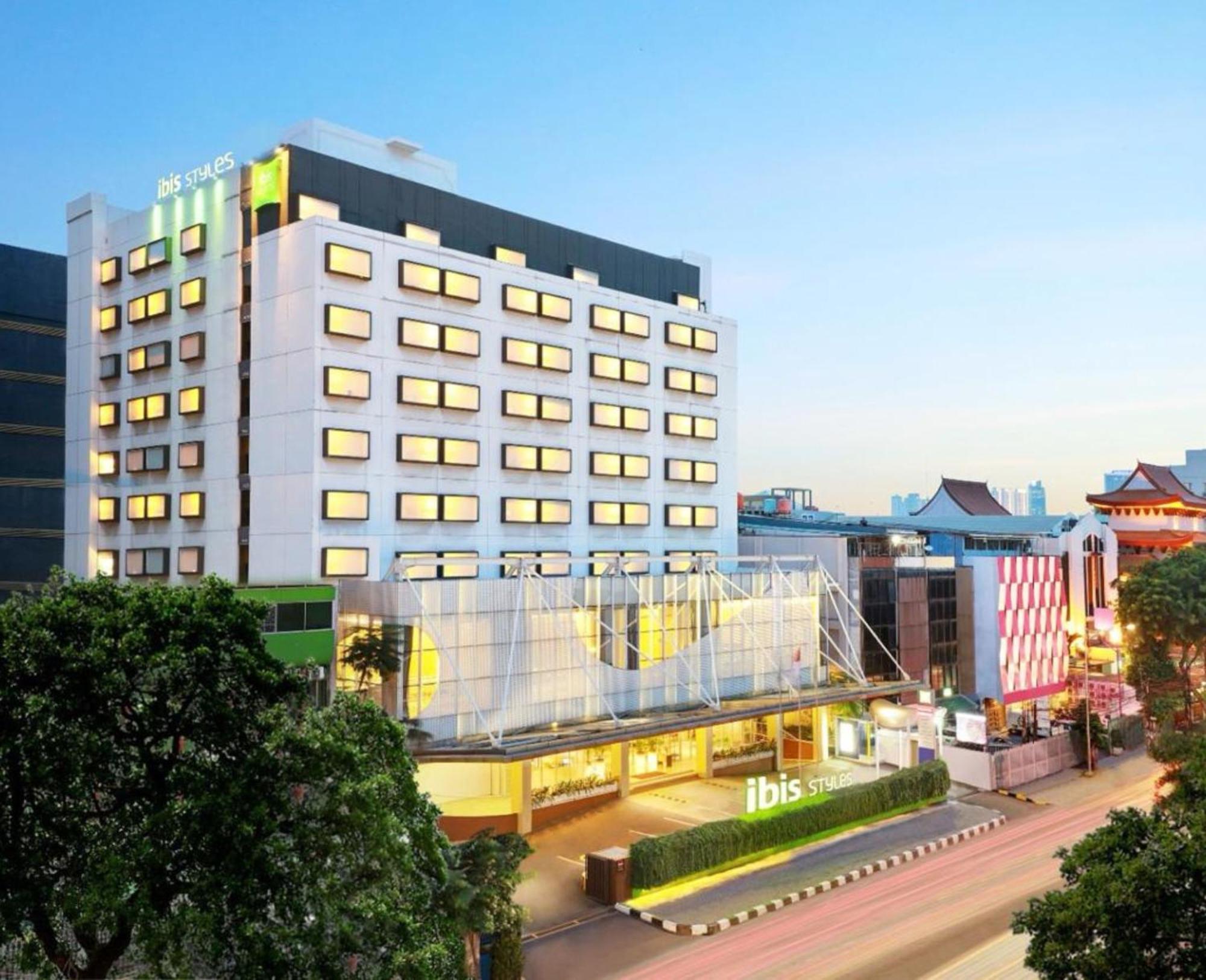Ibis Styles Jakarta Gajah Mada Экстерьер фото